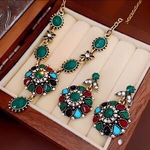 Adina Eden Green and Gold Necklace Set